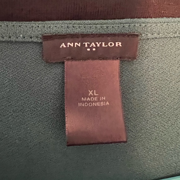 Ann Taylor Women’s Top - Picture 3 of 3